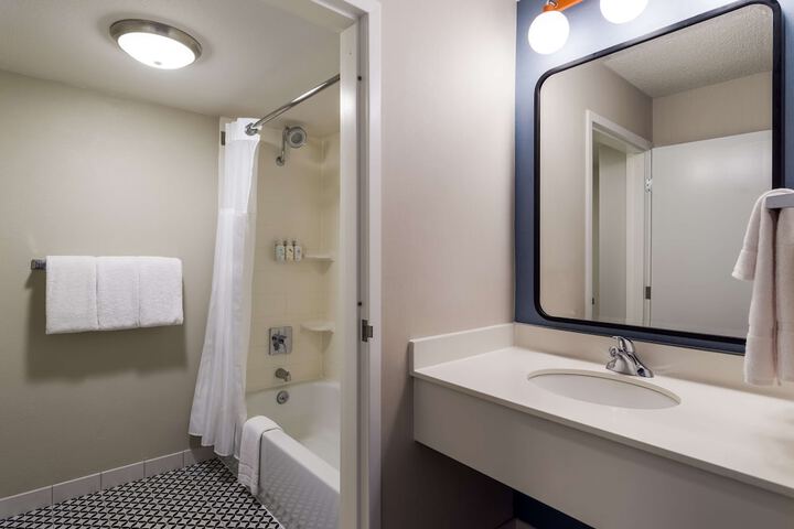 Sonesta Select San Francisco Airport Oyster Point Waterfront