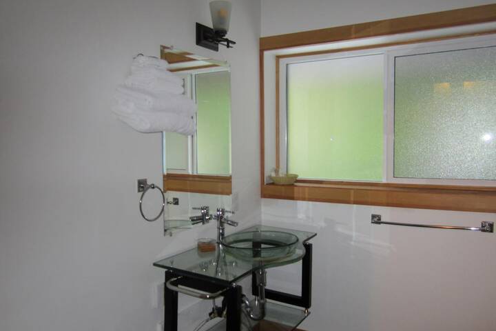 Room 15 of 37