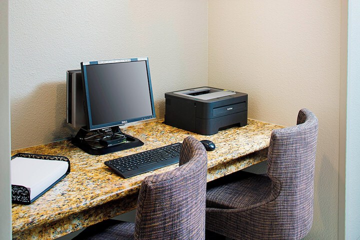 Business Center 18 of 20