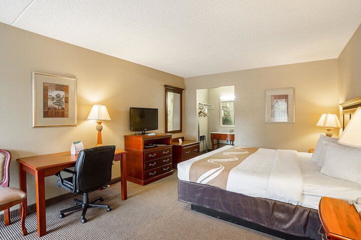 Room 9 of 27