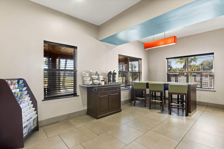 Country Inn & Suites by Radisson Hinesville, GA