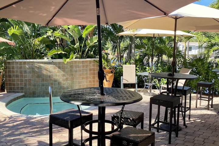 The Cabanas Guesthouse & Spa - Caters to Gay Men