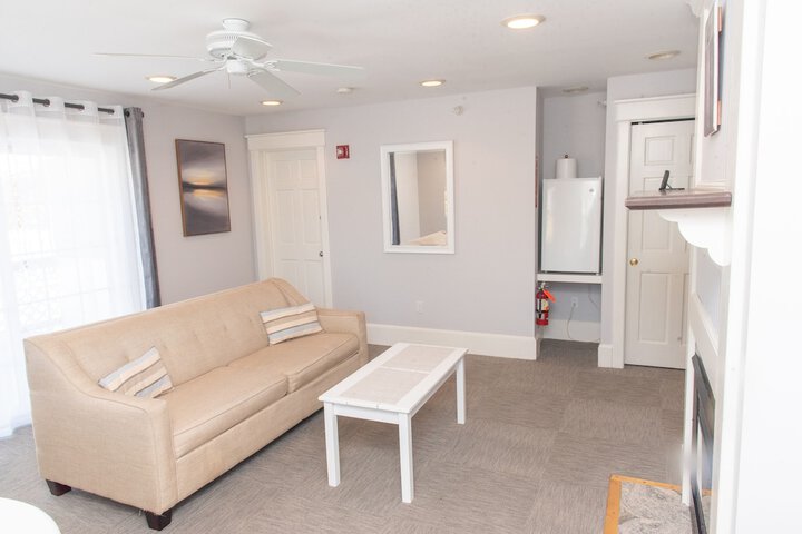 Room 5 of 113