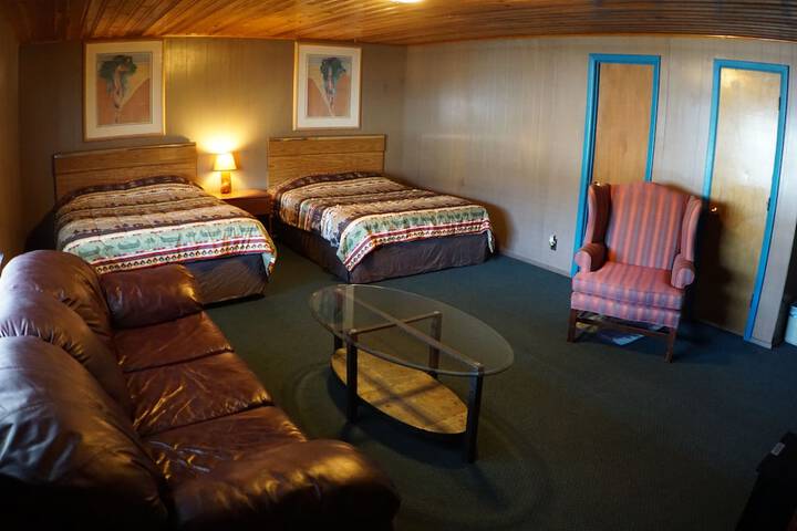 Room 73 of 82