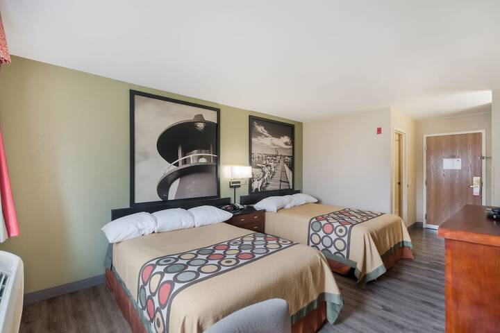 Room 10 of 21