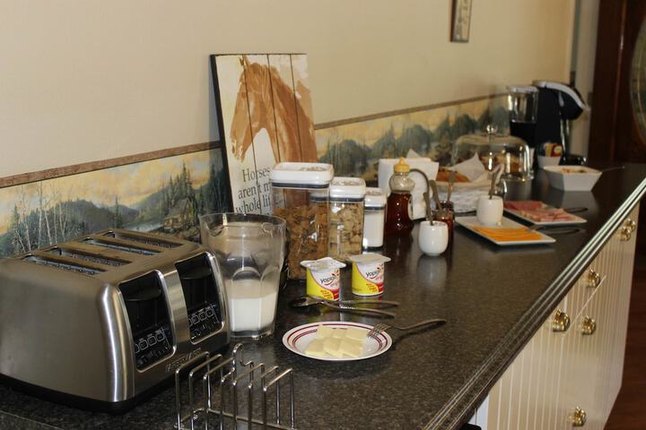 Breakfast/Coffee Service 33 of 47