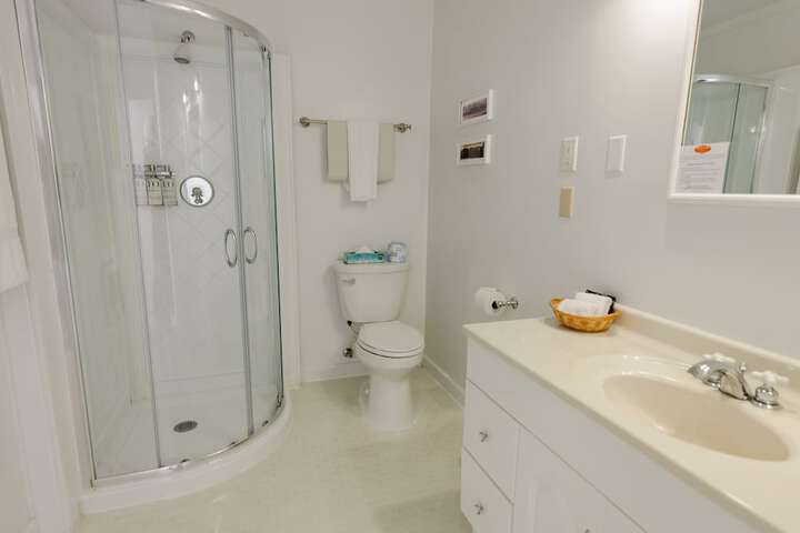 Room 33 of 63