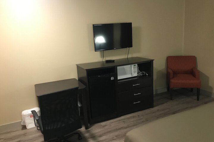 Room 16 of 18
