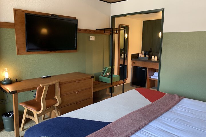 Room 34 of 67