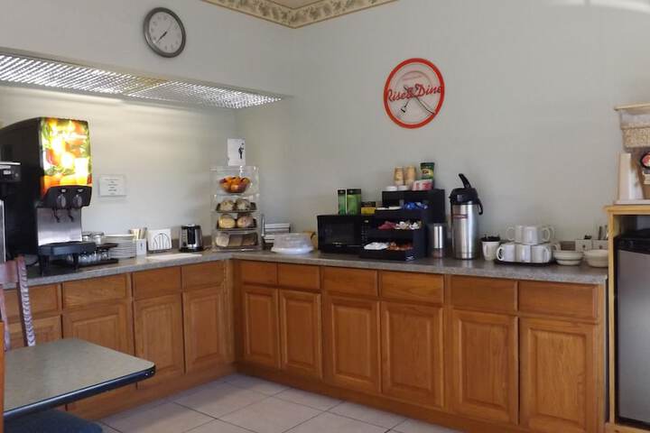 Breakfast/Coffee Service 49 of 52
