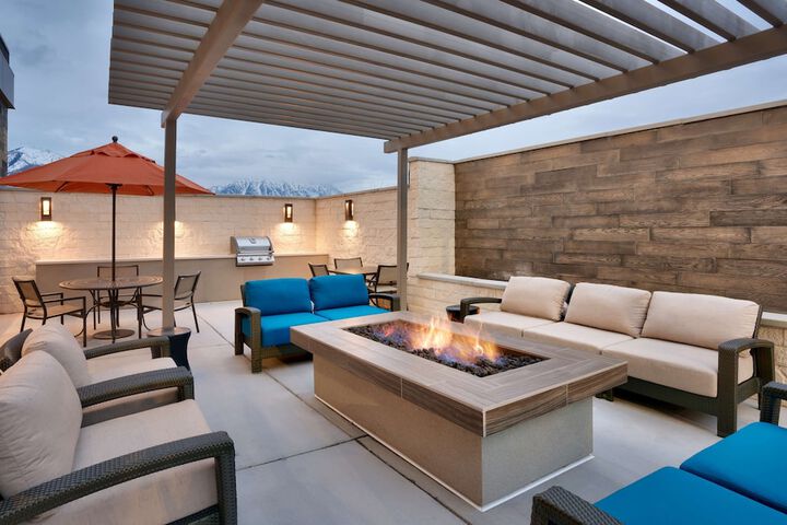 Terrace/Patio 38 of 39