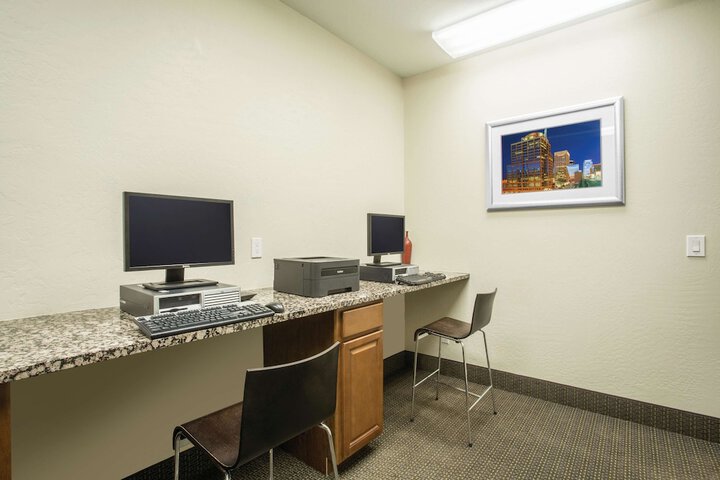 Business Center 36 of 36