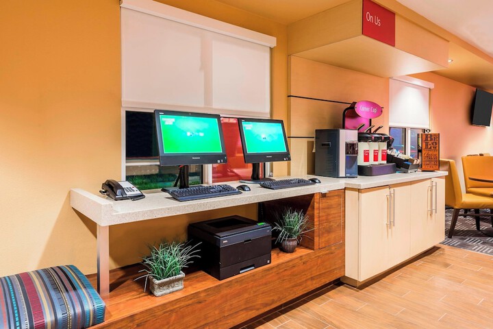 Business Center 20 of 20