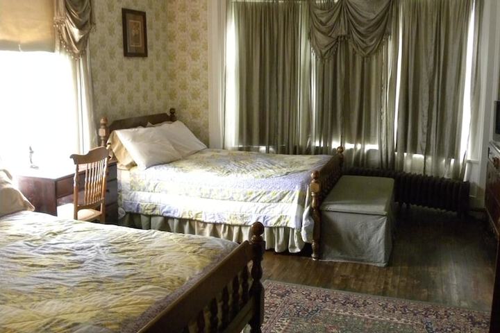 Victorian Charm Inn