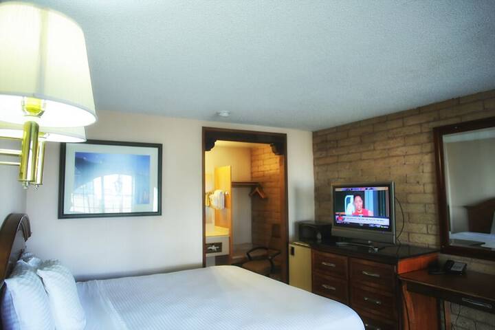 Room 27 of 36