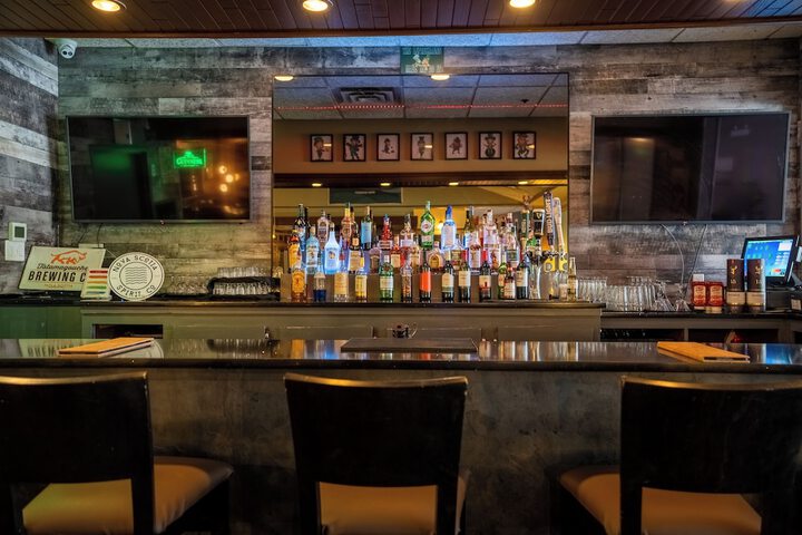 Lounge 57 of 64