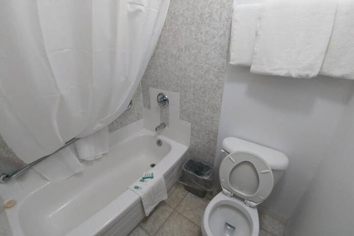 Room 12 of 23