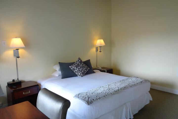 Room 25 of 42