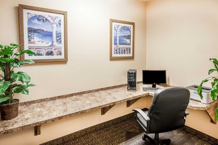 Business Center 87 of 88