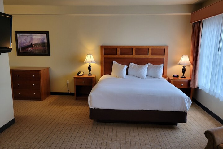Room 35 of 66