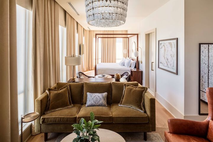 Room 21 of 57
