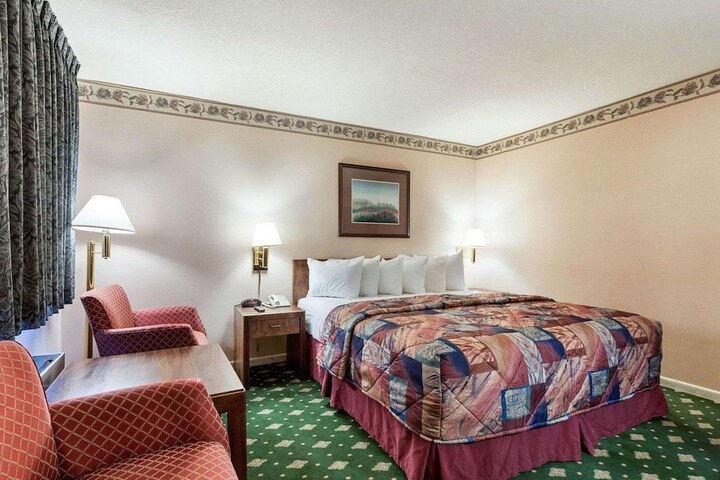 Room 17 of 36