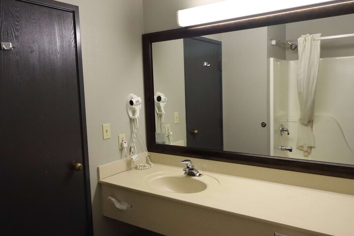 Super 8 by Wyndham Perryville