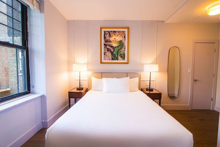 Room 35 of 104