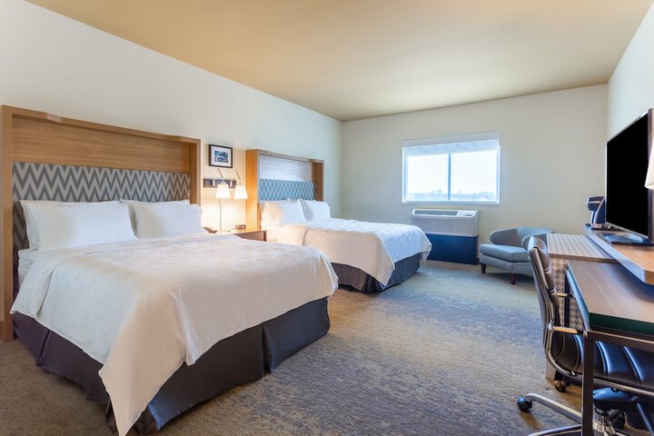 Holiday Inn & Suites Cedar Falls - Waterloo Event Center by IHG