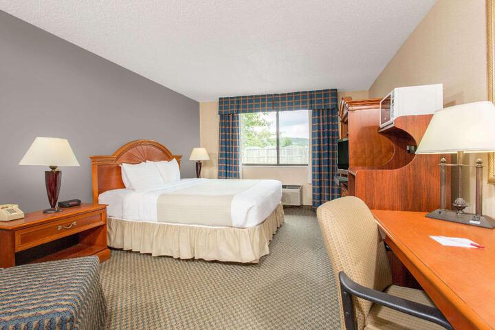 Ramada by Wyndham Painted Post Corning