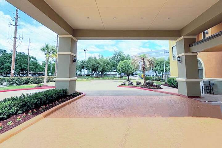Hotel 4 of 56