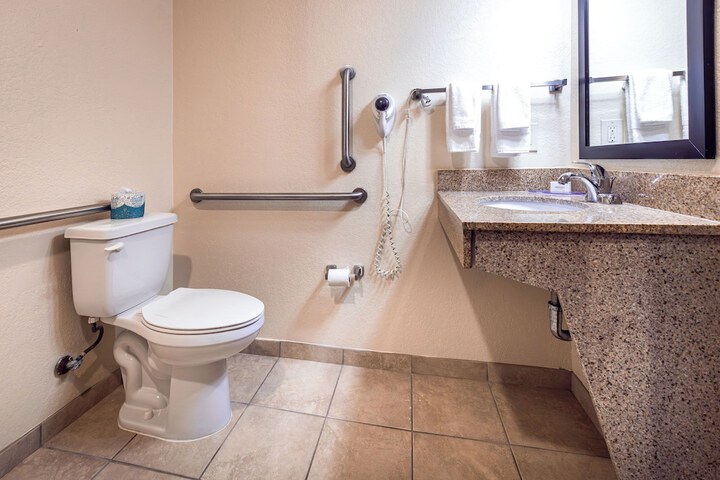 Cobblestone Inn & Suites – Big Lake