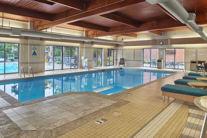 DoubleTree by Hilton Akron Fairlawn