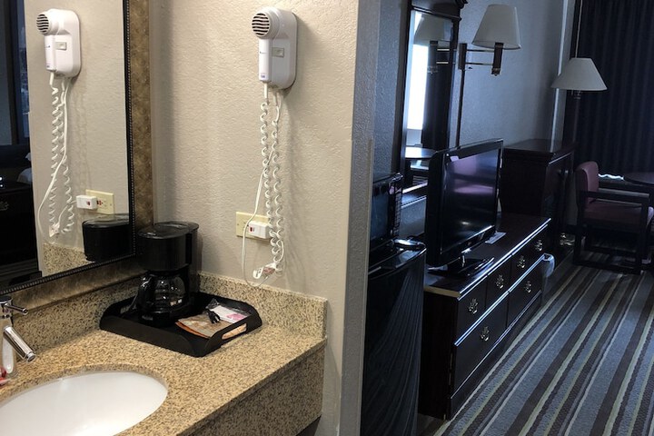 Super 8 by Wyndham Aurora / Naperville Area