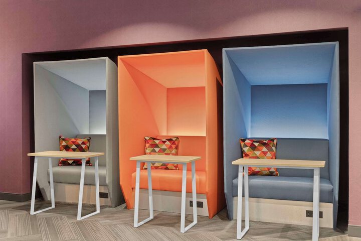 Business Center 34 of 35