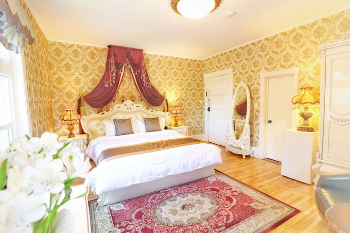 Room 103 of 252