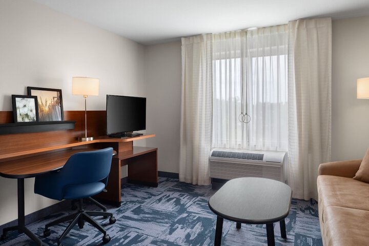 Room 13 of 28