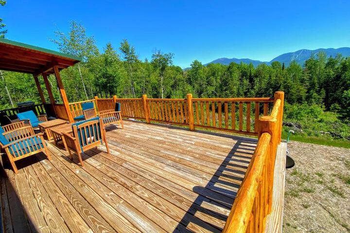 UV Log home with direct Cannon Mountain views Minutes to attractions Fireplace Pool Table AC