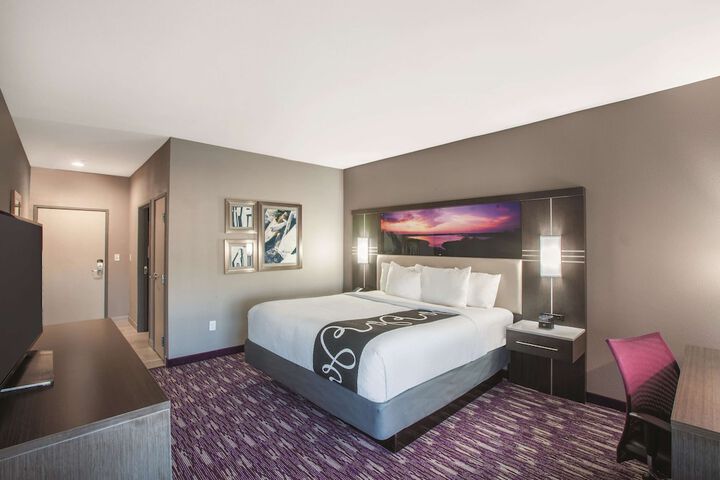 Room 26 of 33