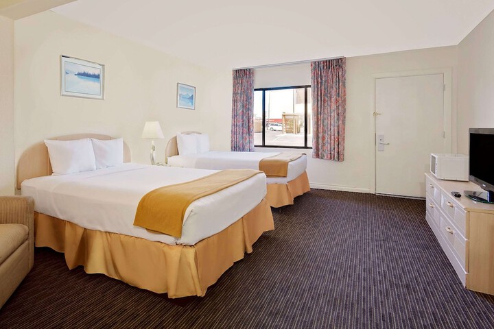 Room 14 of 18