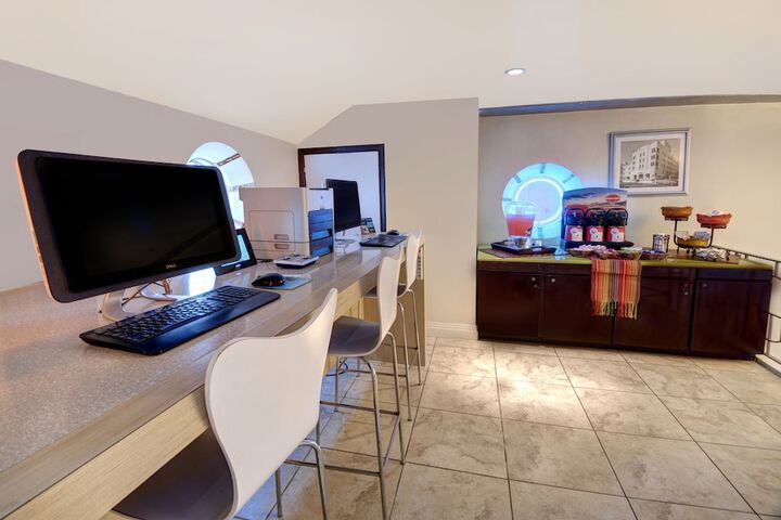 Business Center 74 of 79