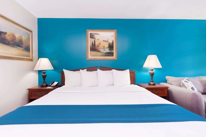 Room 10 of 15