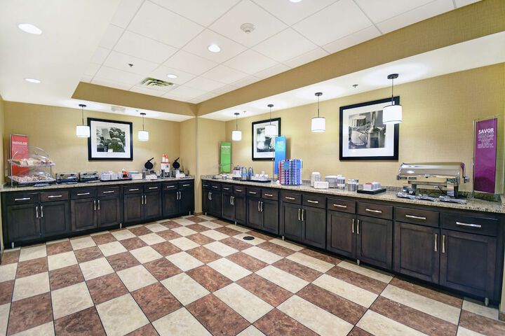 Hampton Inn & Suites Milwaukee / Franklin