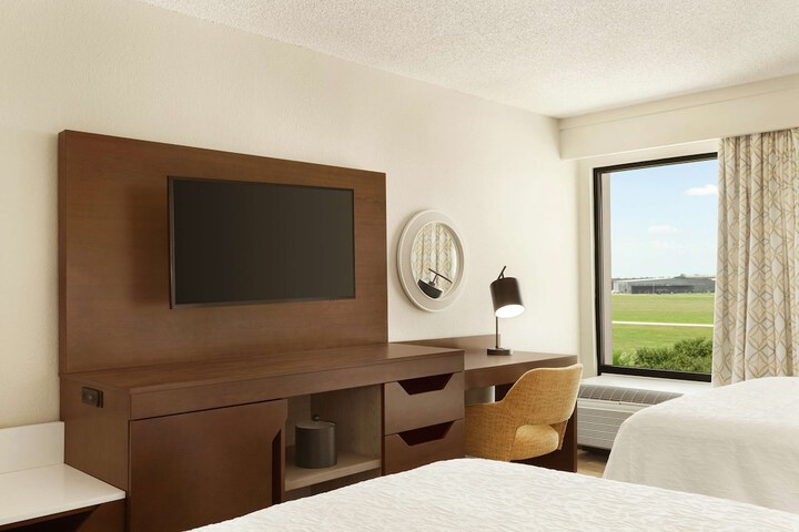 Room 22 of 38