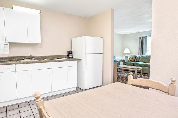 Super 8 by Wyndham Kissimmee
