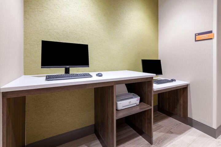 Business Center 35 of 35