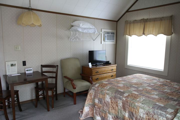 Kennebunk Gallery Motel & Cottages