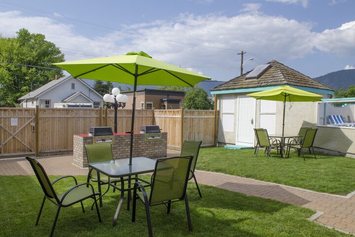 Tiki Shores Inn & Suites
