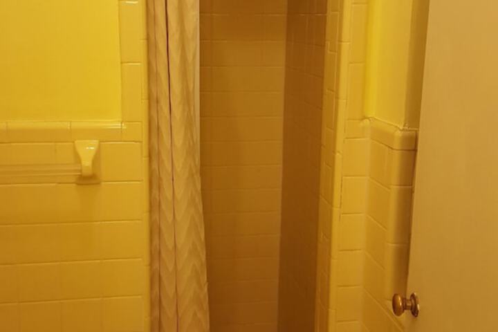 Room 13 of 23