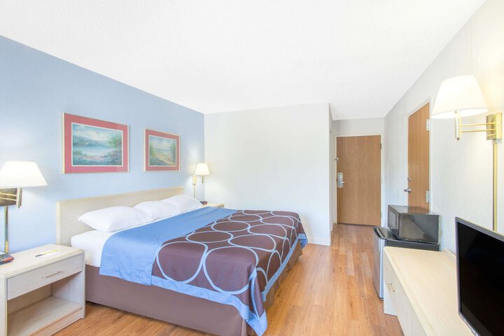 Room 12 of 31
